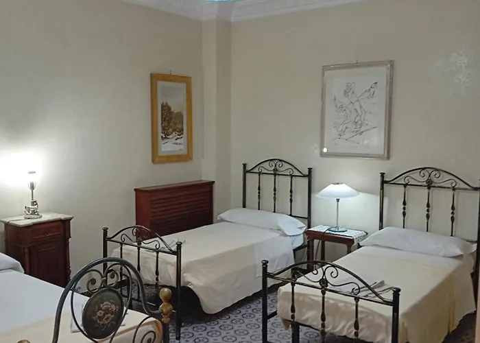 Alojamento de Acomodação e Pequeno-almoço Maison Manni' 4*