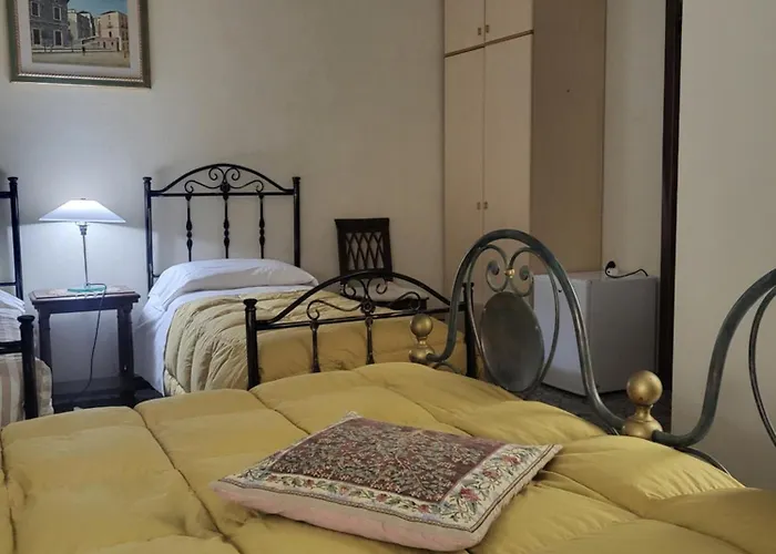 Alojamento de Acomodação e Pequeno-almoço Maison Manni' 4*