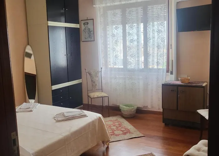 Alojamento de Acomodação e Pequeno-almoço Maison Manni' Soverato Marina